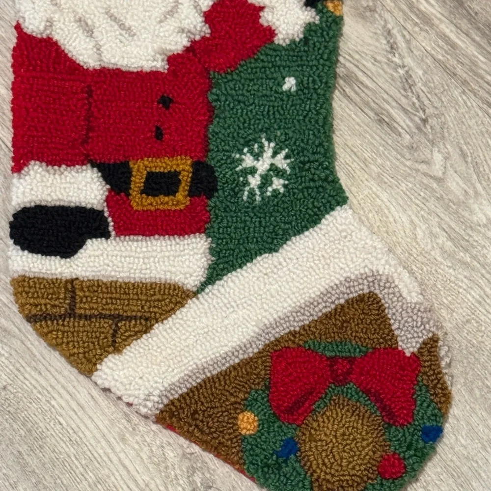 NEW VINTAGE 1970s Latch Hook Rug Christmas Stocking Santa Claus Wall Hanging 18" - Picture 2 of 4